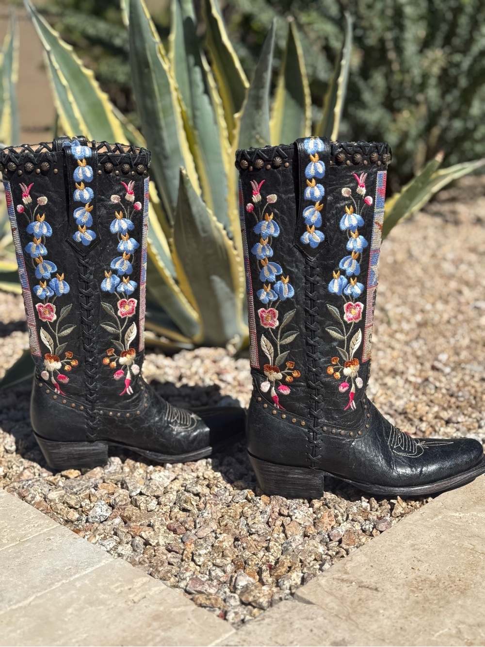 Black Embroidered Women's UT Austin Western Allens Boots Size 6 Worn only once! - Picture 2 of 16